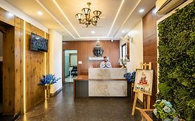 7Th Cloud Club & Resort